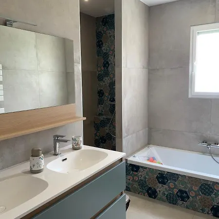 Emplacement Ideal Maison Neuve Proche De Toutes Commodites Entre La Et Le Puydufou La Roche-sur-Yon